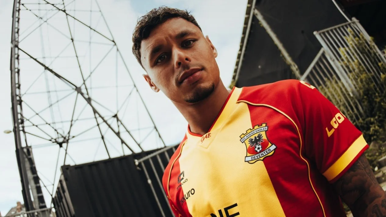 AZ Alkmaar Menang 5-2 atas Go Ahead Eagles, Dean James Main 77 Menit Jadi Sorotan